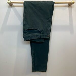 green lululemon pants